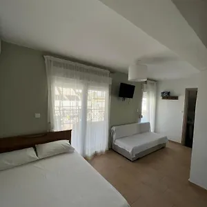 apt-happy-traveller-skg.hotelschalkidiki.net/